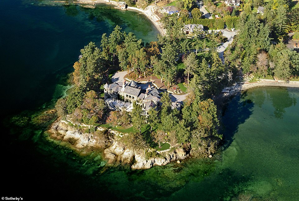 Pictured: Mille Fleurs, the 18 million dollar property where Price Harry and Megan Markle were staying on Vancouver island in British Columbia