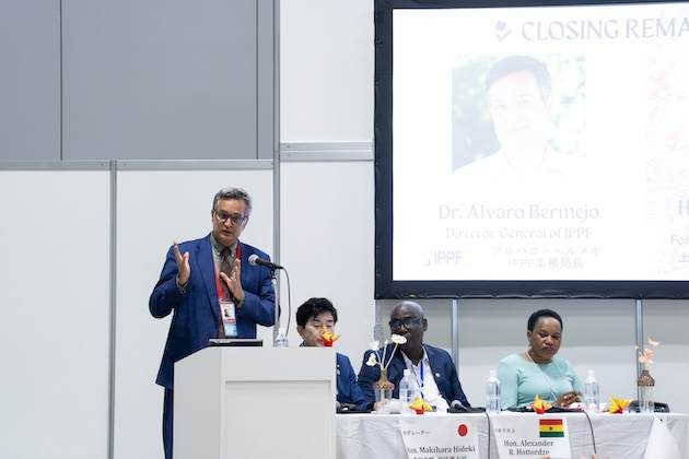 Dr. Alvaro Bermejo, Director General of the International Planned Parenthood Federation (IPPF) addresses the Let's Discuss the Future of Africa Together seminar that took place last week (August 21) on the sidelines of TICAD9 in Yokohama City, Japan. Credit: APDA