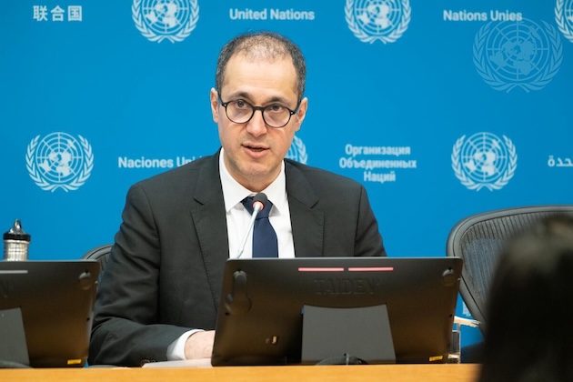 Kaveh Madani, Director of the UN University’s Institute for Water, Environment and Health and lead author of the report entitled “Global Water Bankruptcy: Living Beyond Our Hydrological Means in the Post-Crisis Era” briefs reporters at UN Headquarters. Credit: UN Photo/Evan Schneider